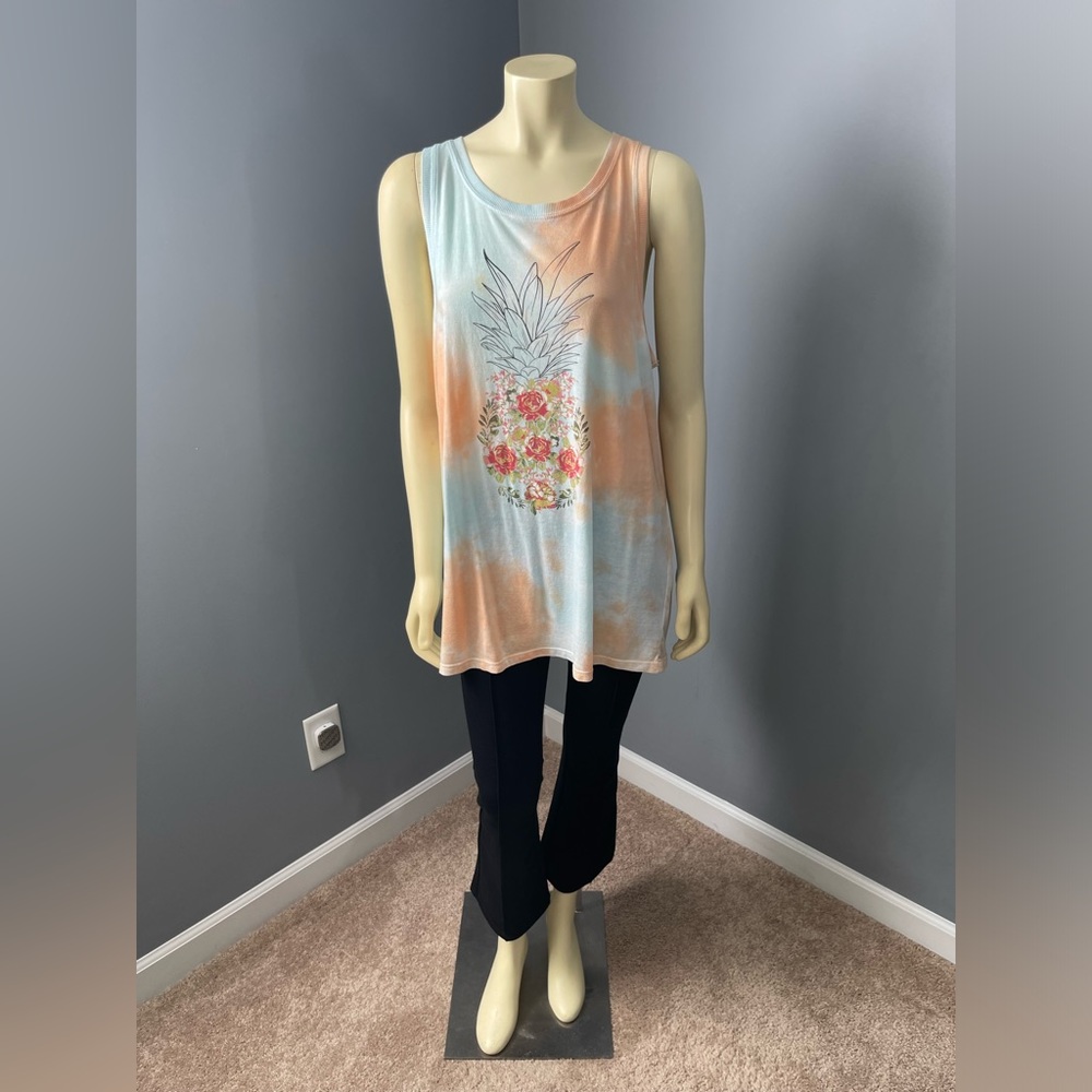 TORRID classic fit sleeveless top size 2.